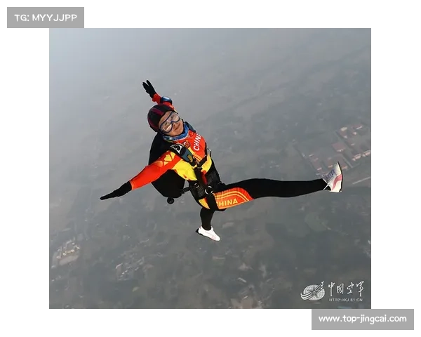 欧冠橄榄球赛前跳伞表演者卡屋顶造成比赛延误40分钟引发关注